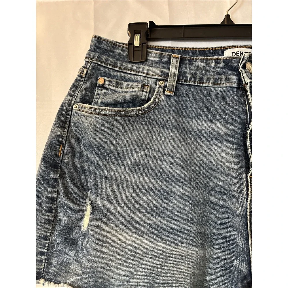Denizen From Levis High-Rise Distressed Denim‎ Shorts Size 16